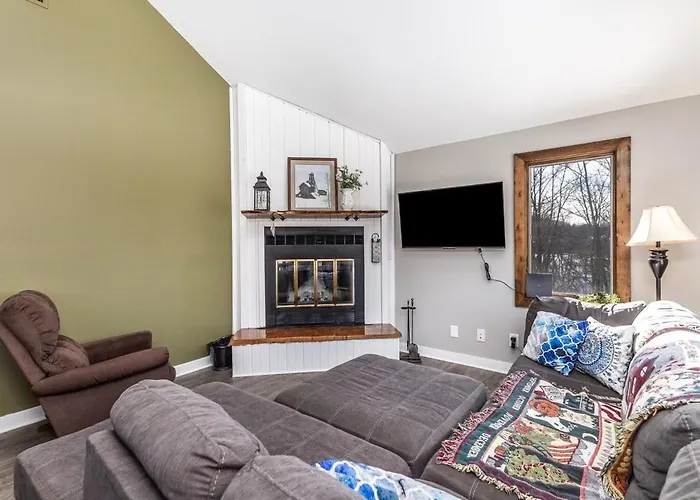 Cozy Retreat At Farmstead